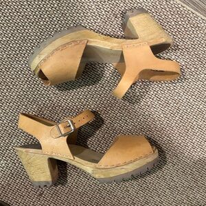 MIA Greta Peep Toe Chunky Wooden Tan/Taupe Mules in Women Size 8